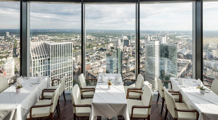 MAIN TOWER Restaurant & Lounge